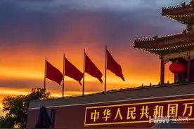 北京雨后天安门再现油画晚霞 绚丽多彩图片