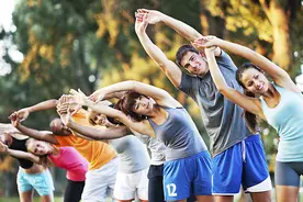 1分钟学会夏季养心操，3个简单动作一起动起来视频封面
