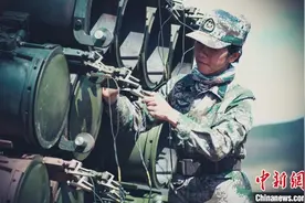 高原女子战炮班：男兵可以，我们女兵也可以图片