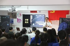 上海交大的院长、教授们都来到江川社区，这里的居民有福了图片