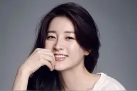 为弱势团体捐2亿韩元，李英爱被赞“人美心善”图片