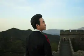 新歌《万疆》走红 李玉刚：我一直坚持拿作品说话图片