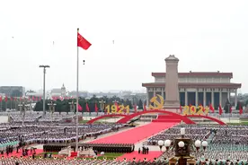 什么样的力量，让他们紧贴着祖国的心房图片