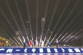 钟南山：我看到医护人员的影子图片