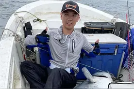 全媒体快报｜舟山海钓爱好者钓起105公斤重的马鲛鱼图片