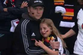 “哭吧，你这个小纳粹！”德国女孩因输球伤心痛哭，却遭网暴……图片
