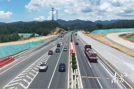 4.7公里单幅双向通行，深汕西高速改扩建工程首段交通导改完成图片