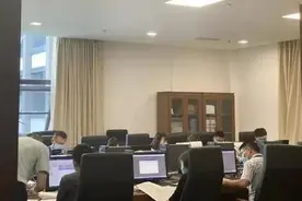 四川启用新高考录取场 3名女生考上空军飞行员图片