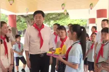 《国家重点保护野生动物名录》调整 鹩哥画眉等鸟类被列入国家二级保护动物视频封面