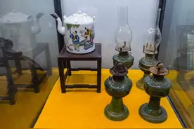 从小就是个懂事的孩子，从小学到大学都是学生班长图片
