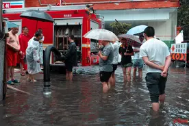 暴雨突袭，内曹家巷积水齐膝！安全度汛，成都这样做图片