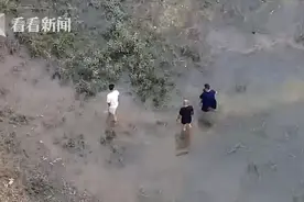 醉酒女子被水草缠住！听到呼救声，他飞奔而来...图片