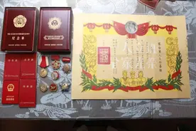 从战场走出来的95岁央企老党员，用半生积蓄交了这笔特殊的党费图片