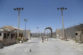 实地探访巴格拉姆基地！美军“开溜”，留下成堆垃圾和这些烂摊子……图片