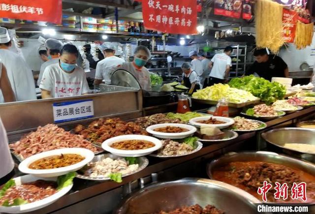 中国彭祖伏羊节在徐州开幕 再现“万人空巷吃伏羊”民俗奇观