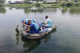 壹现场丨鱼竿被鱼拖走 垂钓老人下河去追不幸溺亡图片