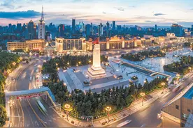 南昌城里的相遇图片