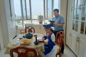 才艺、厨艺双佳的齐齐哈尔小厨神赵若希：母爱助力我成长图片