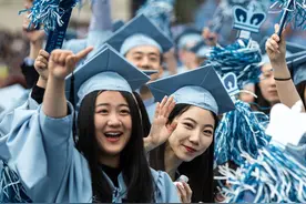 德媒发现：在美国的中国留学生更加“爱党爱国”图片