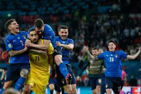 意大利“门神”代代传承，多纳鲁马接过布冯衣钵图片