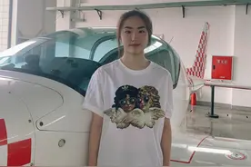 厉害了！这个高考614分的文科女生 是泸州第一个被录取的女空军飞行员图片