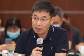 五年，反复修订6000个词条！浙江这位老师是这样参编《新编英汉学习词典》的图片