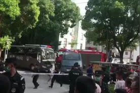 苏州吴江一酒店辅房倒塌，已致1死7伤10人失联视频封面