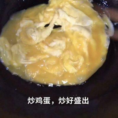 有了它干掉两碗饭不是事！超下饭的爆炒腊肠