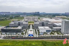 9城同兴，光谷黄冈科技产业园正式开园，武汉“光芯屏端网”延伸到黄冈图片