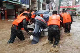 多图！面对汛情，武警四川总队官兵紧急奔赴一线抢险救灾图片