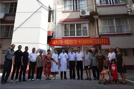 学史力行 为民办实事｜我院职工宿舍区第一台加装电梯竣工交接启用图片