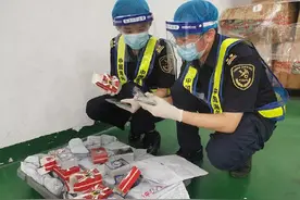 深圳蛇口海关查获1万张宝可梦卡牌图片