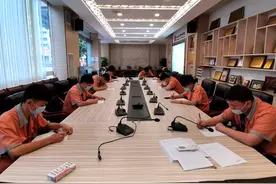 企业提前“圈人”技校“准毕业生”走俏图片