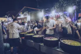 对夜宵店老板娘唱“你莫走”引发她丈夫不满，两伙人持刀互砍！一男子被提起公诉图片