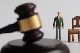 女子为躲债将轿车过户给男友，分手后可否将车要回？法院判了…图片