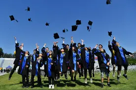 迟到的毕业典礼：2020届，这一次是真的毕业了图片