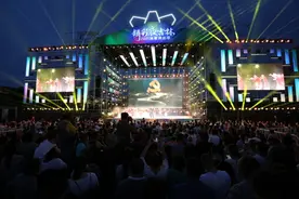 《火红的七月》歌舞专场亮相精彩夜吉林·2021消夏演出季图片