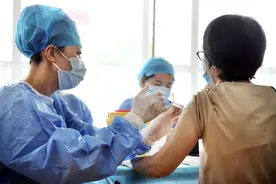 不打疫苗不能上学、不发工资？权威回应来了→图片