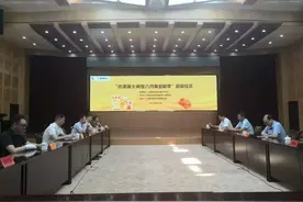 洪泽湖大闸蟹 蟹中爱马仕 洪泽湖大闸蟹“六月黄”抢“鲜”上市图片