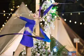 《妻子5》收官为丈夫表演 秦海璐跳女团舞张馨月穿婚纱唱勇气图片