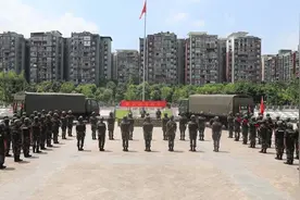 最荣耀的“成人礼”！武警重庆总队执勤第一支队机动大队举行新兵授枪仪式视频封面