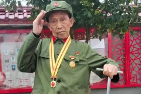 百岁抗战老兵李福兴圆梦：一门三代从军 传承家国情怀图片