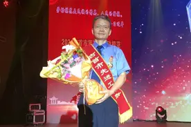 大山里的“启明星”——记吉首市“先进工作者”李启明的故事图片