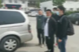 自残伪造工伤，为了骗钱不择手“断”！还是团伙作案……图片