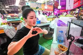 90后女孩在汉卖菜直播成网红，打拼故事励志感人，26万粉丝为她加油鼓劲图片