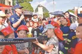 2021年7月15日焦点图图片
