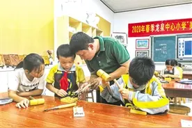 海口市龙泉镇：木雕技艺搬进课堂 乡村美育焕发活力图片