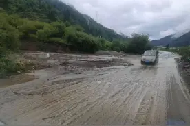 汶川震区交通出行正常，阿坝州境内因泥石流受阻道路已抢通图片