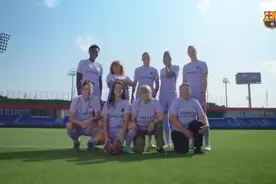 巴萨公布新赛季客场球衣：红蓝融合成紫罗兰，不仅仅是赋能图片