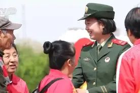 「崇德向善 见贤思齐 德耀中华」“光明巷的女儿”籍尹来：奉献暖情传递爱图片